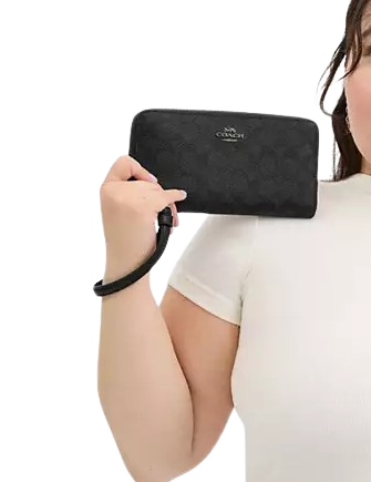 Coach Ladies Signature Round Zipper Long Wallet